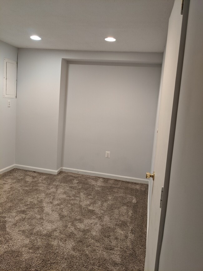 Building Photo - 13533 Ambassador Dr