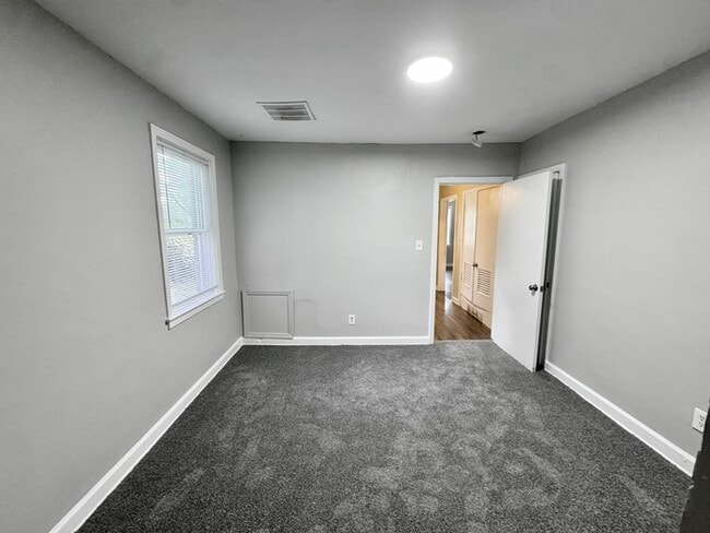 Building Photo - 3148 St Charles Dr