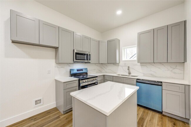 Building Photo - 9727 Stedman St