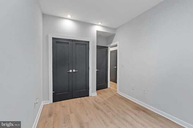 Building Photo - 721 Kennedy St NW
