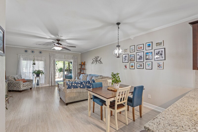 Building Photo - 2711 Bay Club Dr