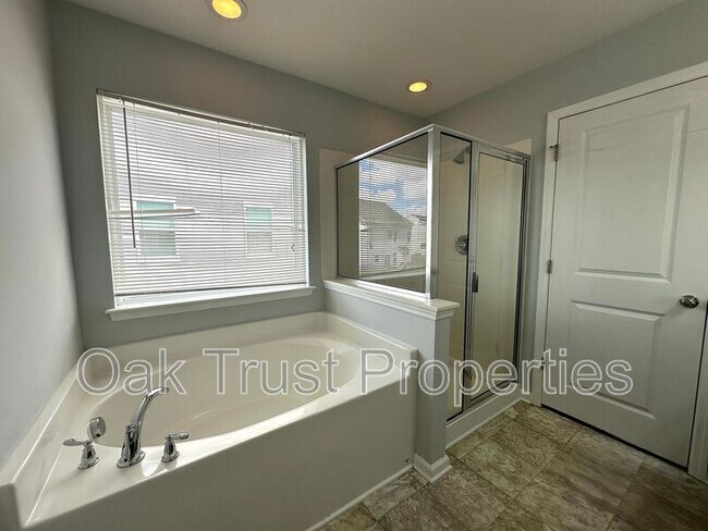 Building Photo - 7757 Discovery Rd
