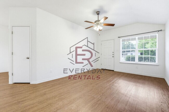 Building Photo - 913 Ashwood St