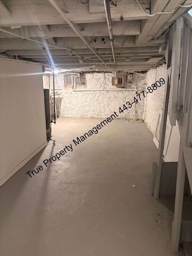 Building Photo - Spacious 3BR Home with Central A/C, 1.5 Baths & Unfinished Basement – Available Now!