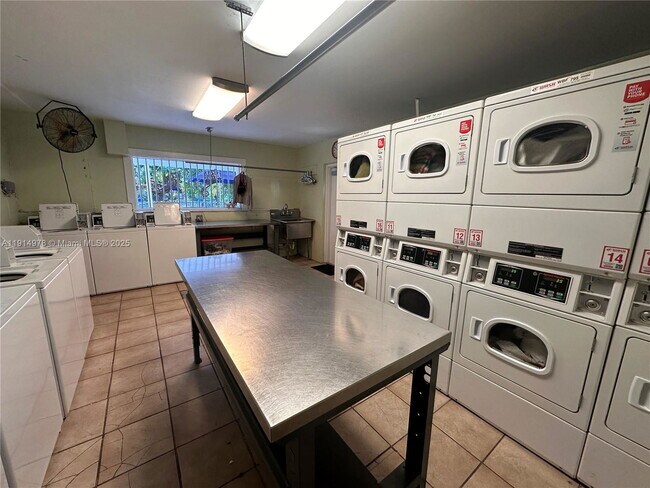 Building Photo - 7940 SW 55th Ave