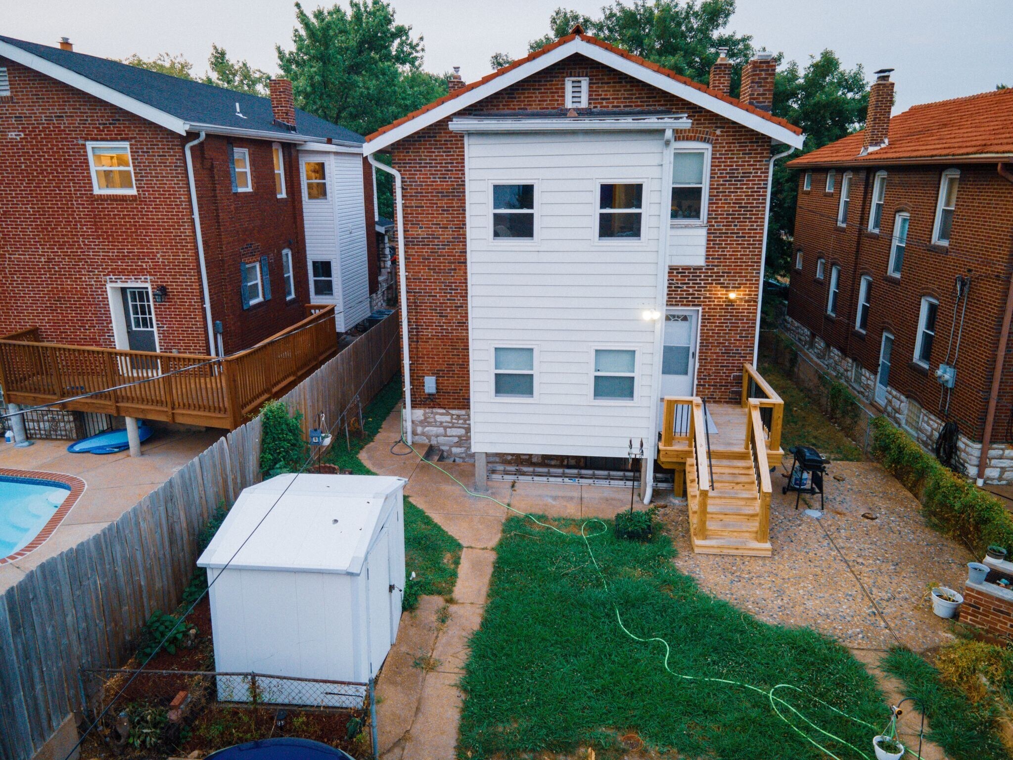 Building Photo - 5030 Winona Ave