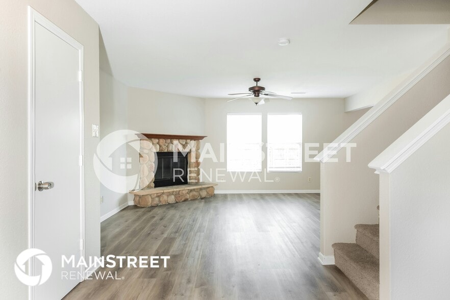 Building Photo - 3053 W Meadowbend Ln