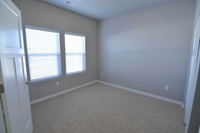 Building Photo - Norton Ranch Single-Family-Detached Home