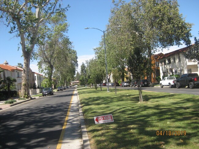 Building Photo - 4251 Degnan Blvd