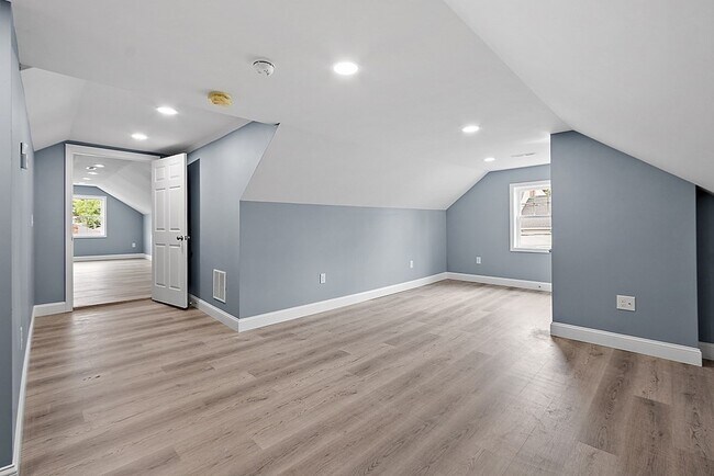 Building Photo - 53 Fenwood Rd