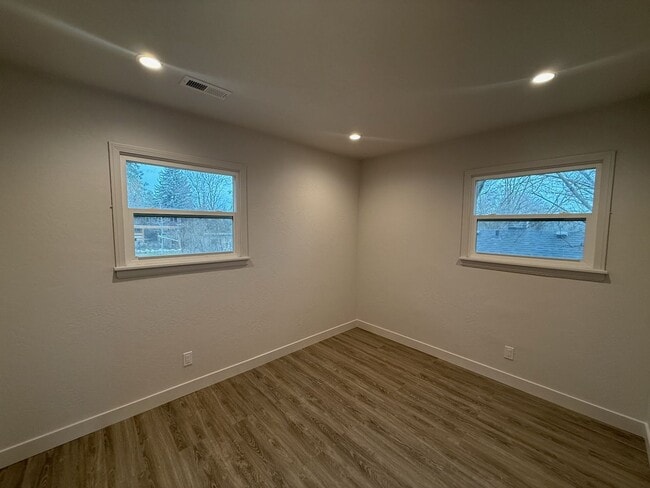 Building Photo - Immaculate FULL-REMODEL: 3 Bed 2 Bath Spokane Home w/ Brand New Everything!!