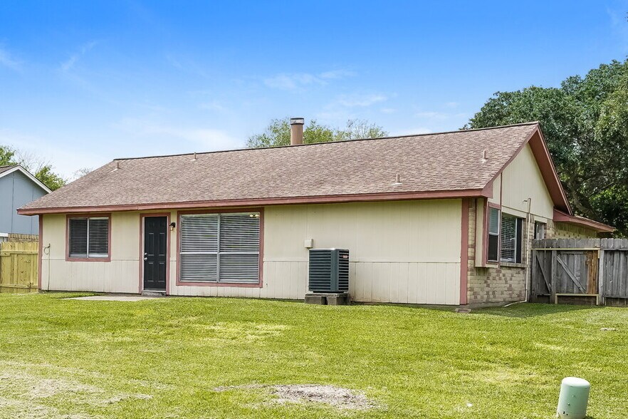 Building Photo - 518 Magnolia Bend St
