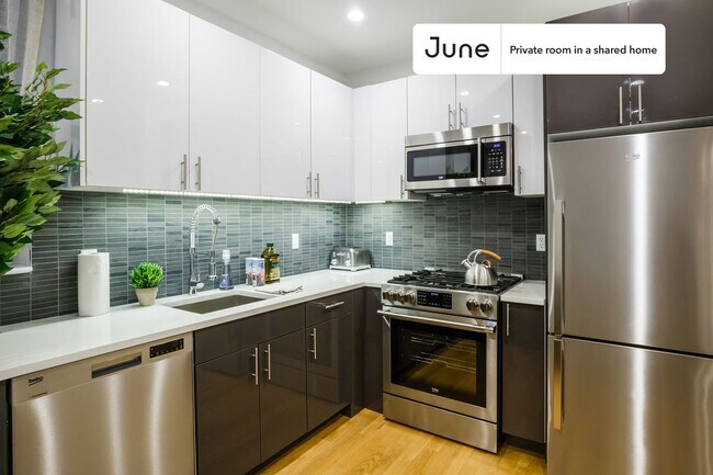 Building Photo - Room in Shared 4 bed/1.5 bath home