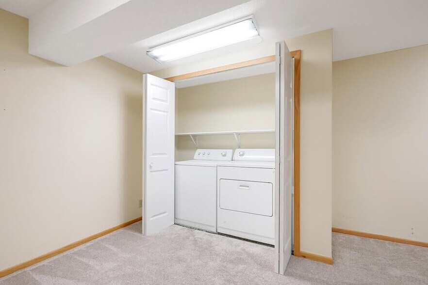 Building Photo - 7217 Glouchester Dr