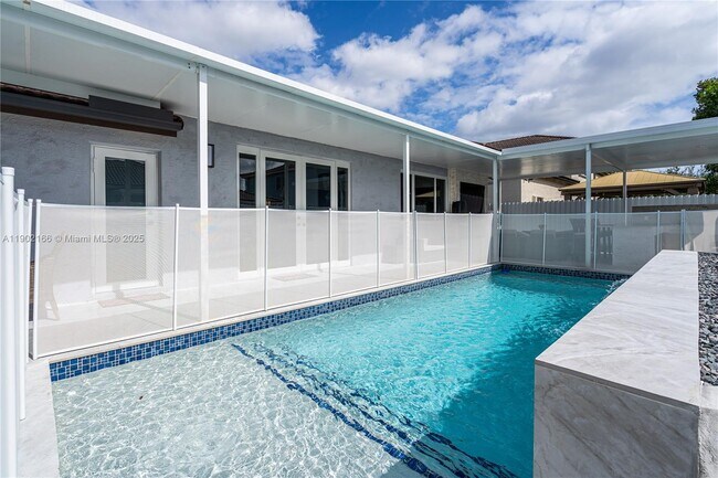 Building Photo - 15822 SW 140th St