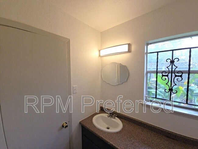 Building Photo - 6615 St Augustine St