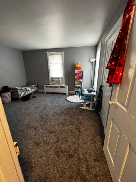 Building Photo - 33 N Lincoln St