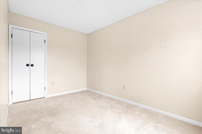 Building Photo - 1745 Edgewood Hill Cir