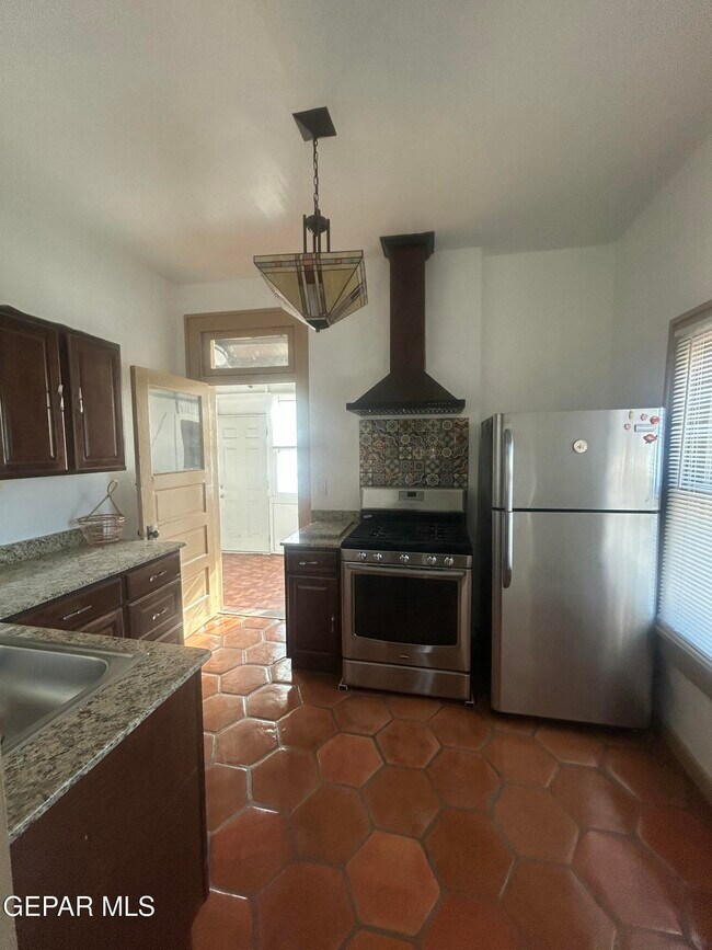 Building Photo - 1546 Upson Dr