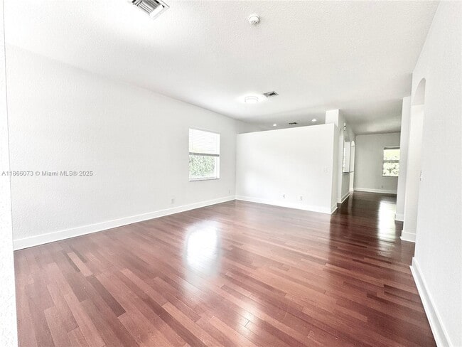Building Photo - 4451 Laurel Pl