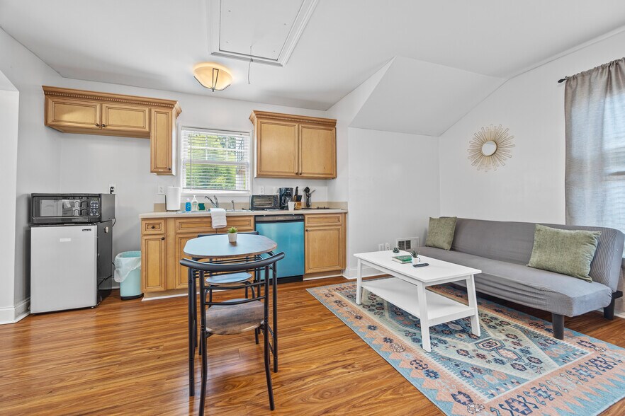 Building Photo - 1267 Atlantic Dr NW