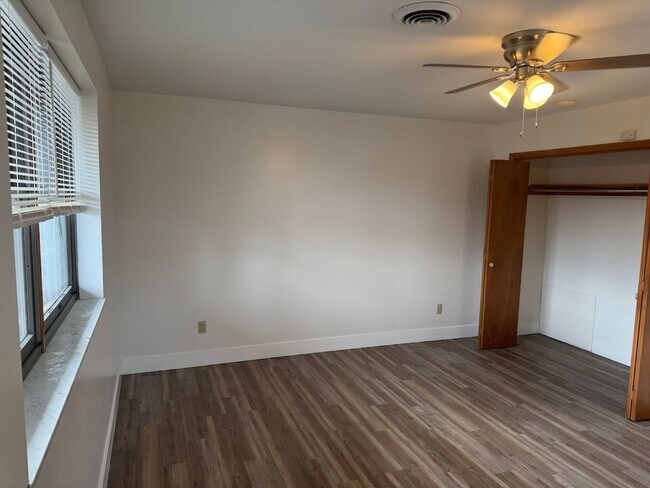 Building Photo - 1748 Jancey St