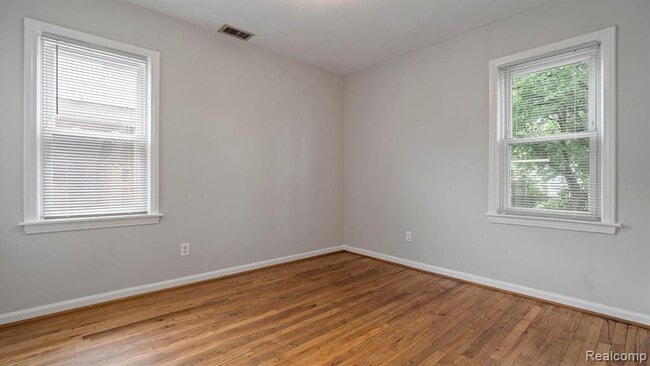 Building Photo - 421 W Morehouse Ave