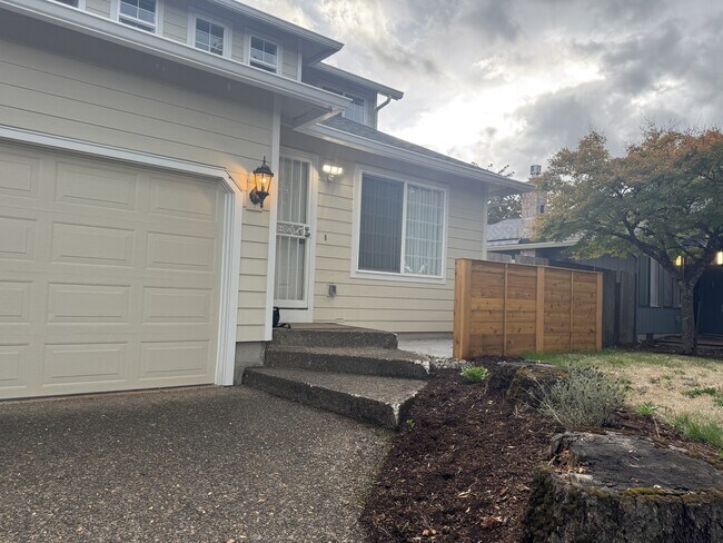 Building Photo - 4534 SW Pasadena St