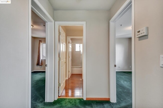 Building Photo - 616 Gravatt Dr