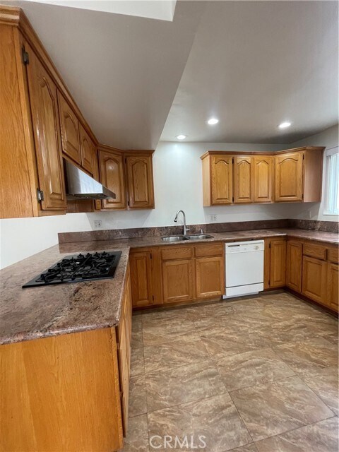 Building Photo - 18007 Belshire Ave