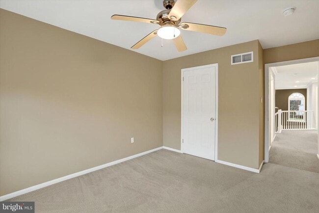 Building Photo - 102 Julian Dr E