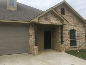 Building Photo - 534-536 Old Highway 80