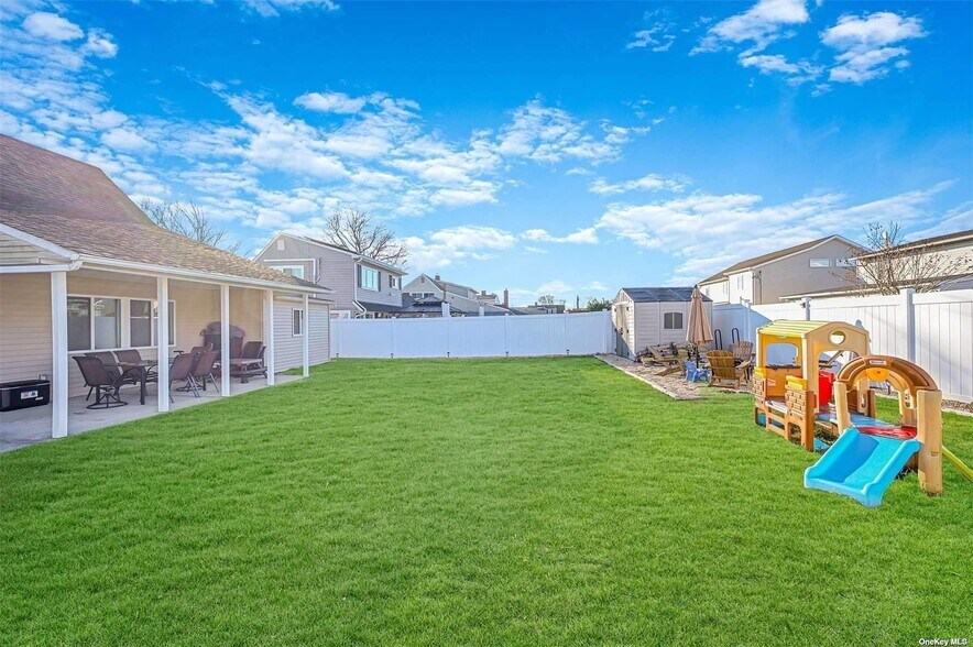 Building Photo - 11 Skylark Ln