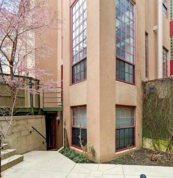 Building Photo - 1426 Rhode Island Ave NW