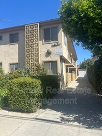 Building Photo - 4401 Clayton Ave W