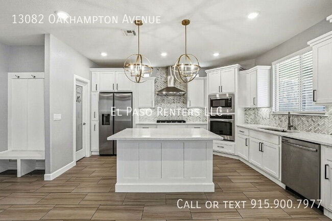 Building Photo - 13082 Oakhampton Ave