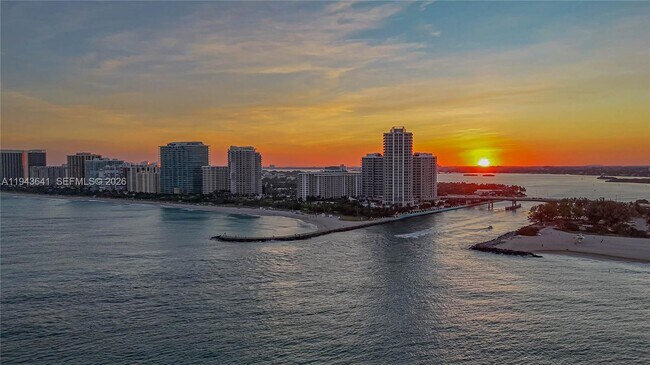 Building Photo - 10275 Collins Ave