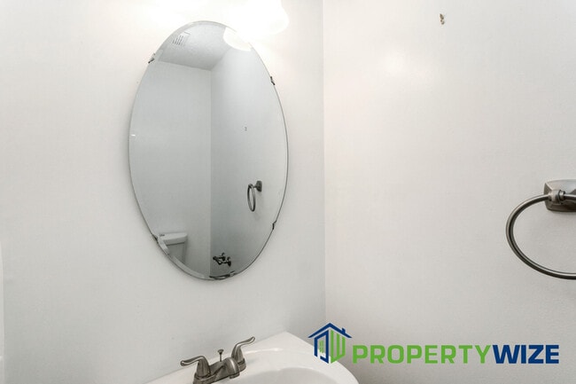Building Photo - 10 Blackfoot Ct