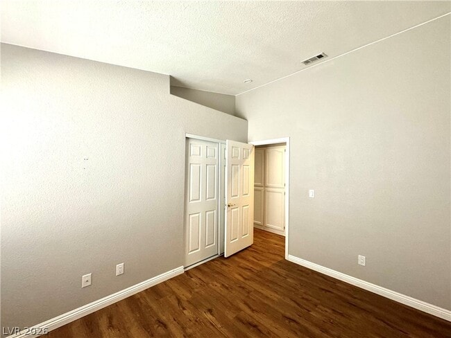 Building Photo - 10224 Desert Wind Dr