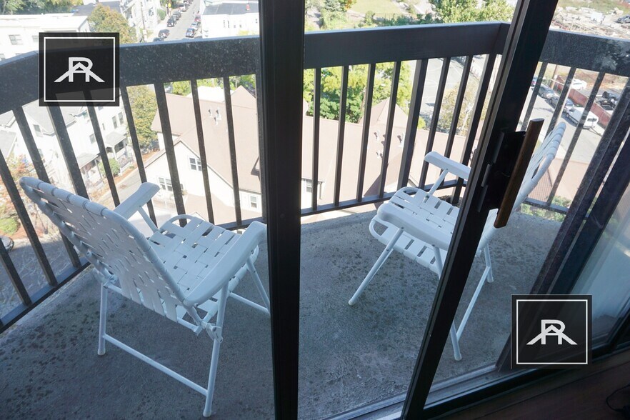 Building Photo - 15 N Beacon St