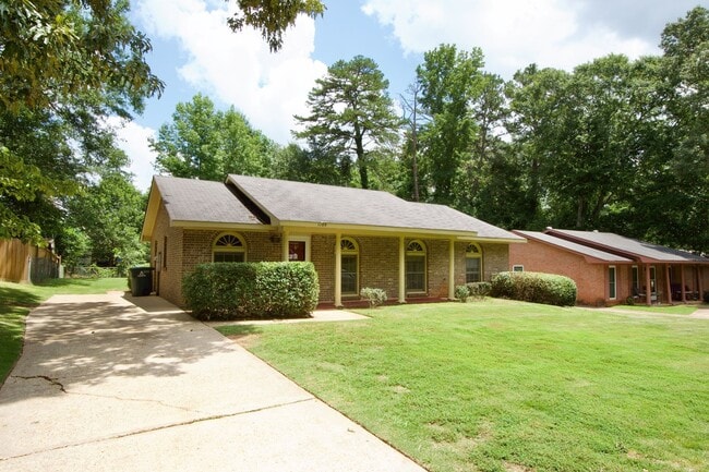 Building Photo - 1109 Drew Ln