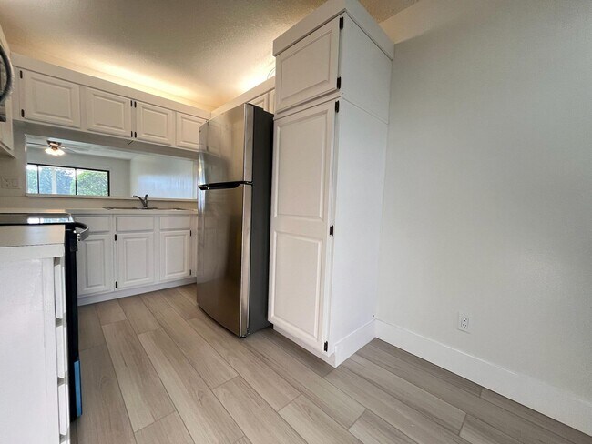 Building Photo - 2061 Keystone Dr