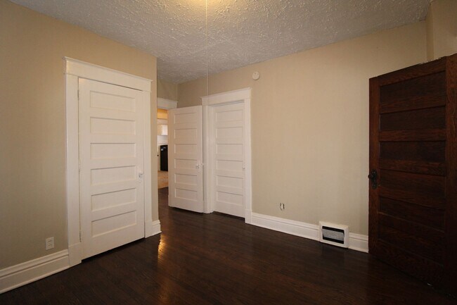 Building Photo - Spacious 2 Bedroom Duplex by KU MED
