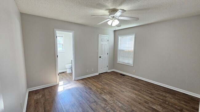 Building Photo - 938 Lindsey Dr