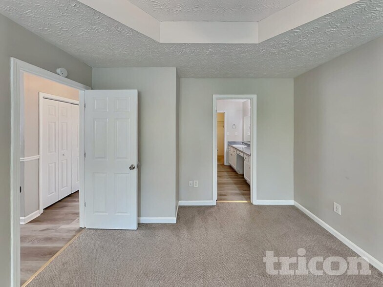 Building Photo - 103 Dumaine St