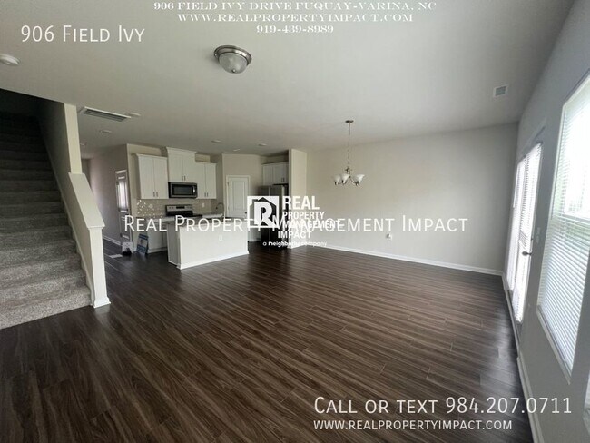 Building Photo - 906 Field Ivy Dr