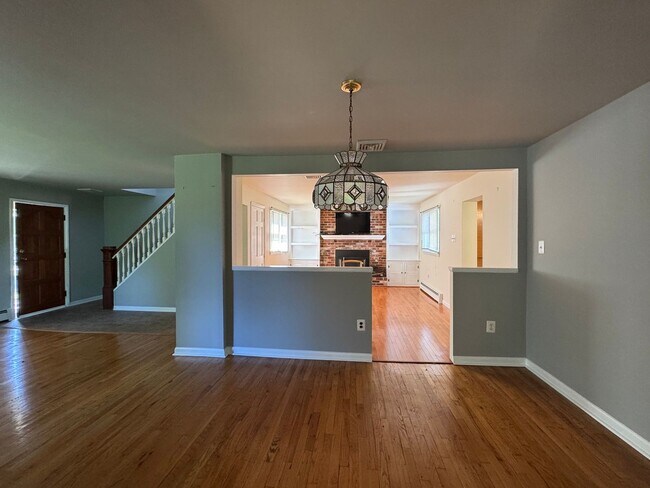 Building Photo - Lower Gywnedd 3 Bedroom 1.5 Bath Colonial in Penllyn Pa $2,750/month