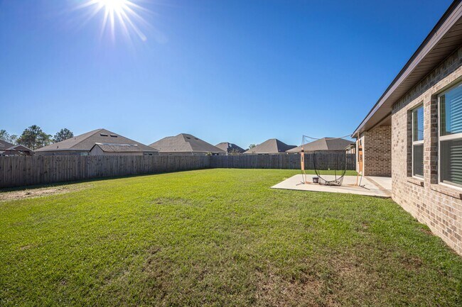 Building Photo - Beautiful 4 Bedroom 3 Bath Home!