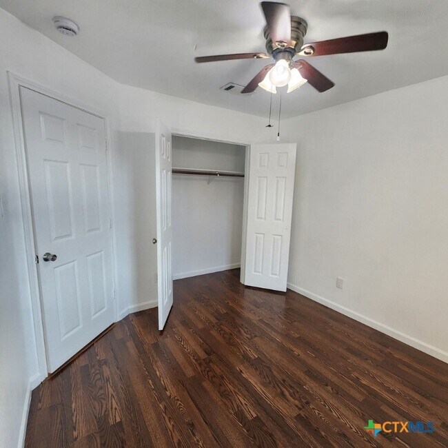 Building Photo - 1111 Travis Cir