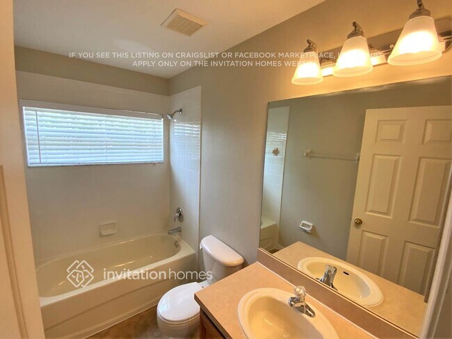 Building Photo - 2235 Roanoke Springs Dr